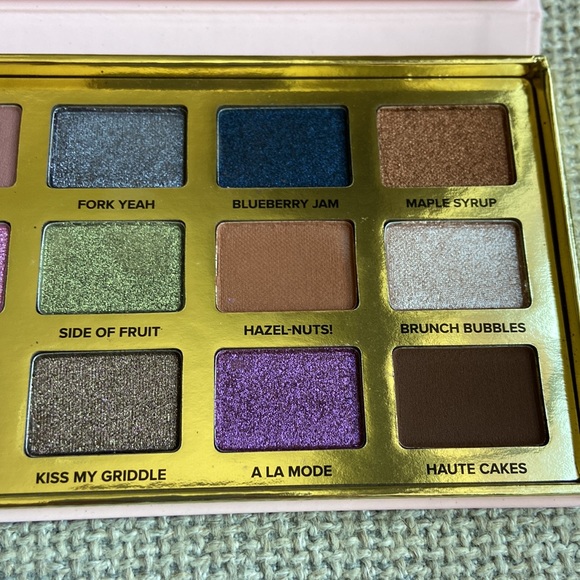 NWT Too Faced | Maple Syrup Pancakes Palette - Picture 4 of 5